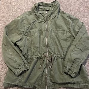 Old Navy XXL Army Green jacket with elastic sleeves and tie waist. Gold zipper